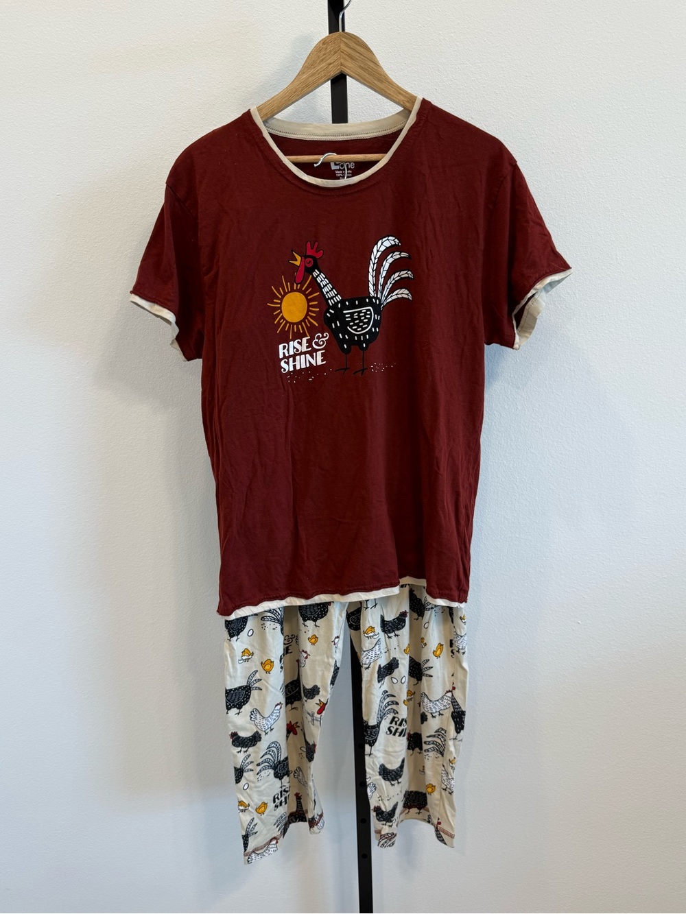 Lazy One Women's Red and Cream Rooster 'Rise & Shine' Cotton Pajama Set Large